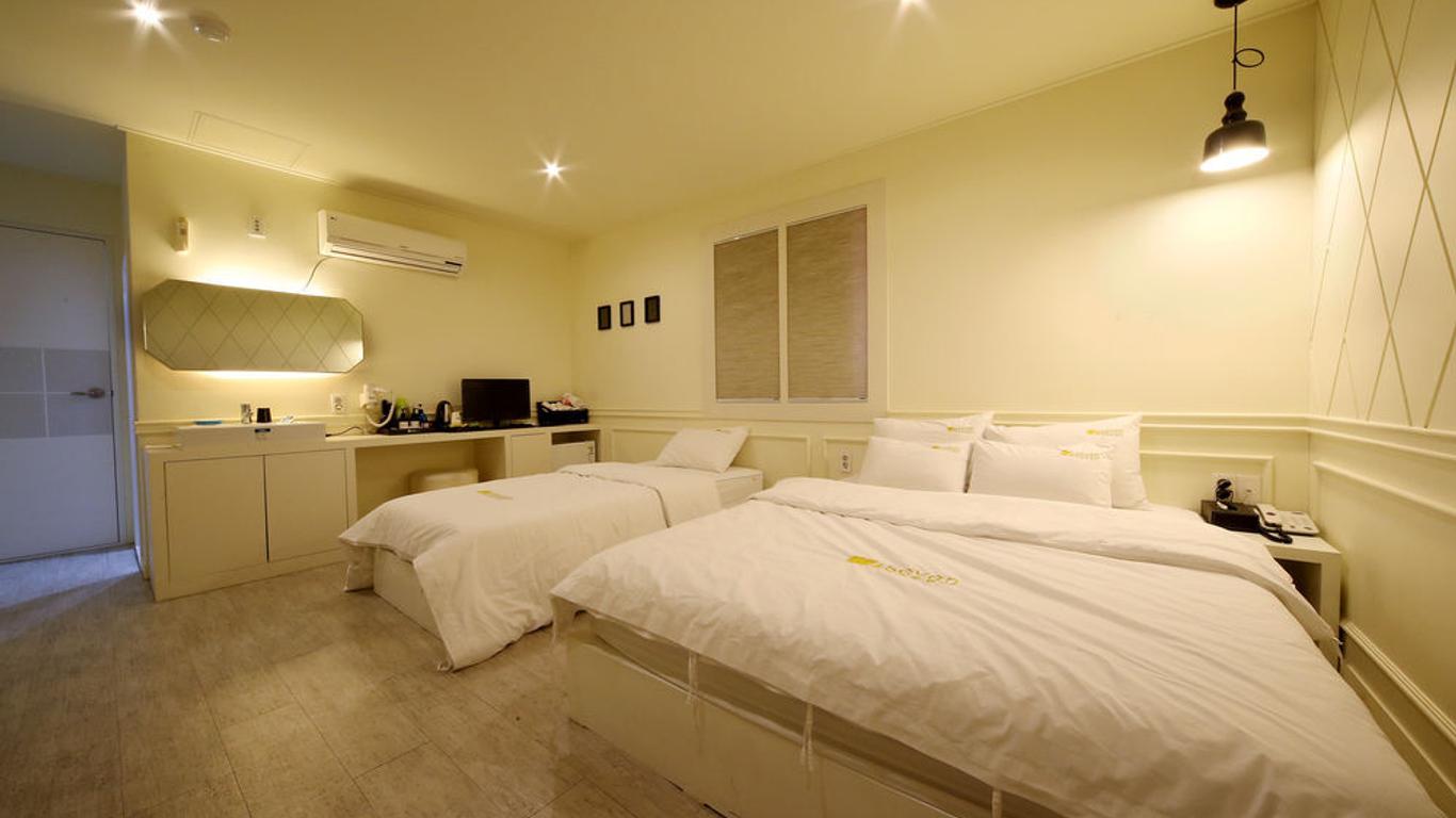 Seven Motel