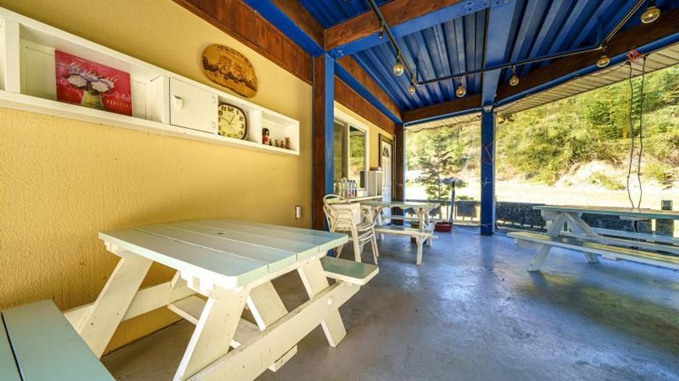 Gangneung Gyeongpoui Haru Pension