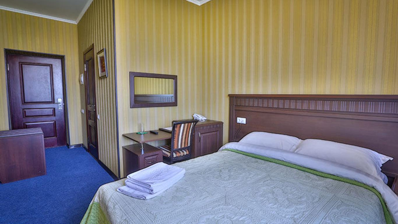 Silver Hotel