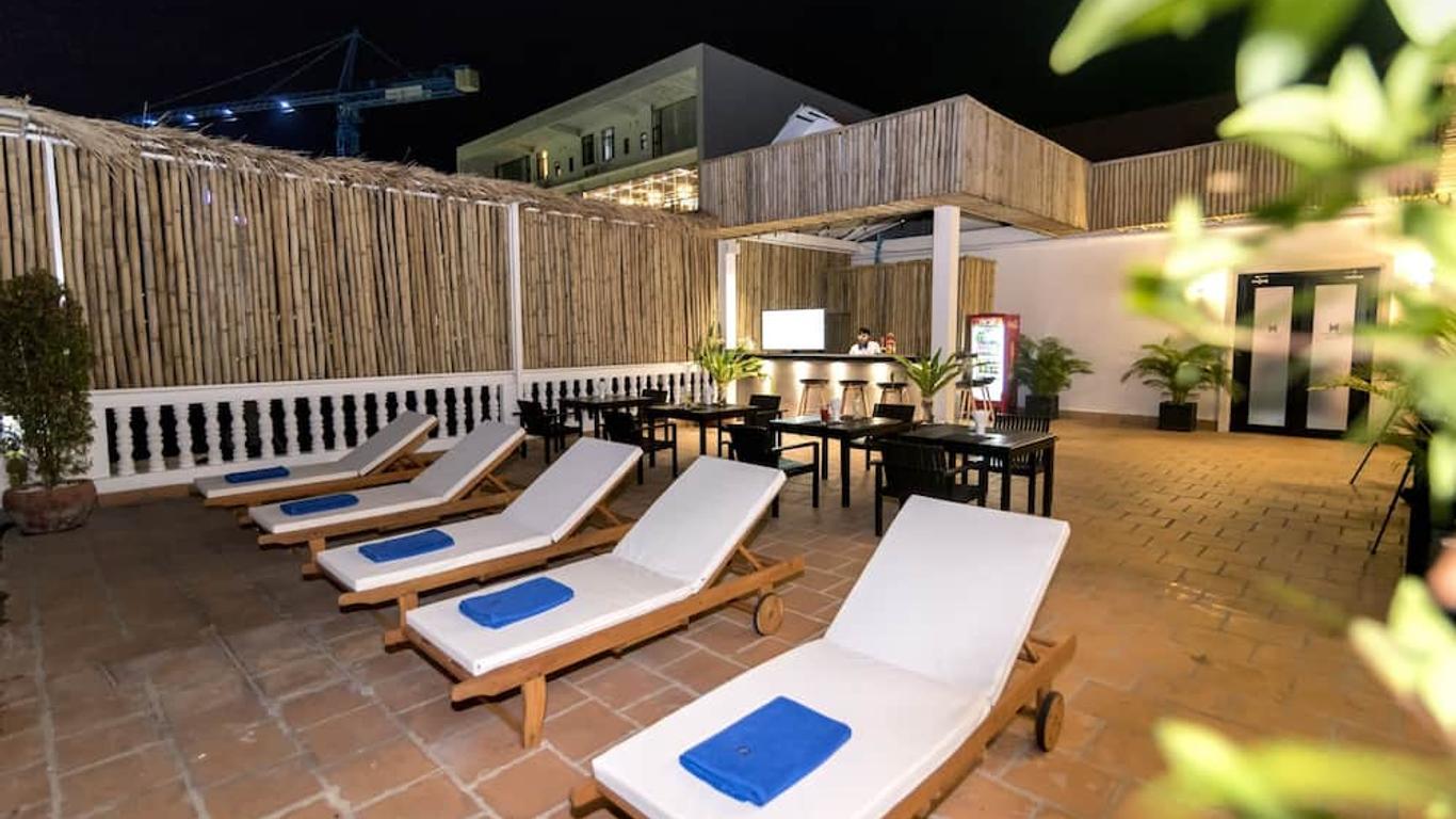 Hotel De L'Homme