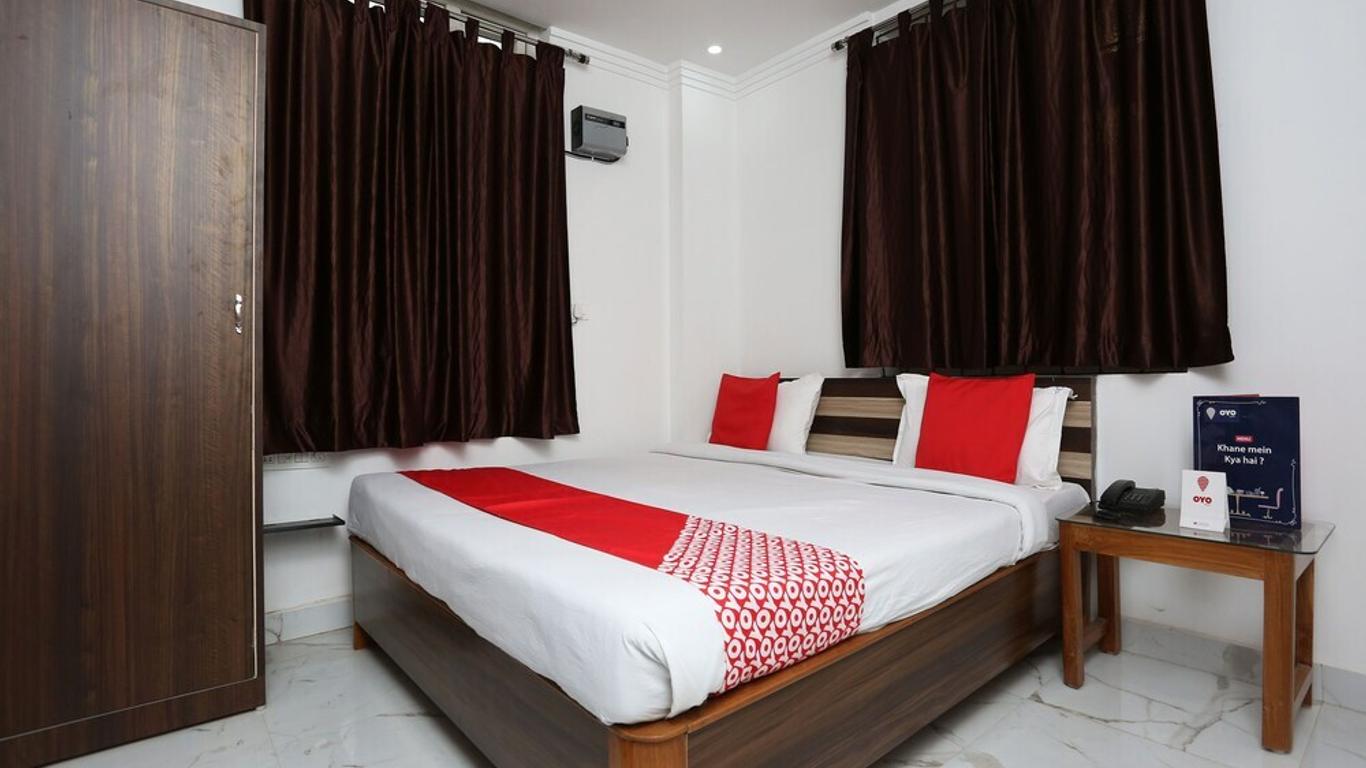 OYO 13452 Hotel Grand Sheela
