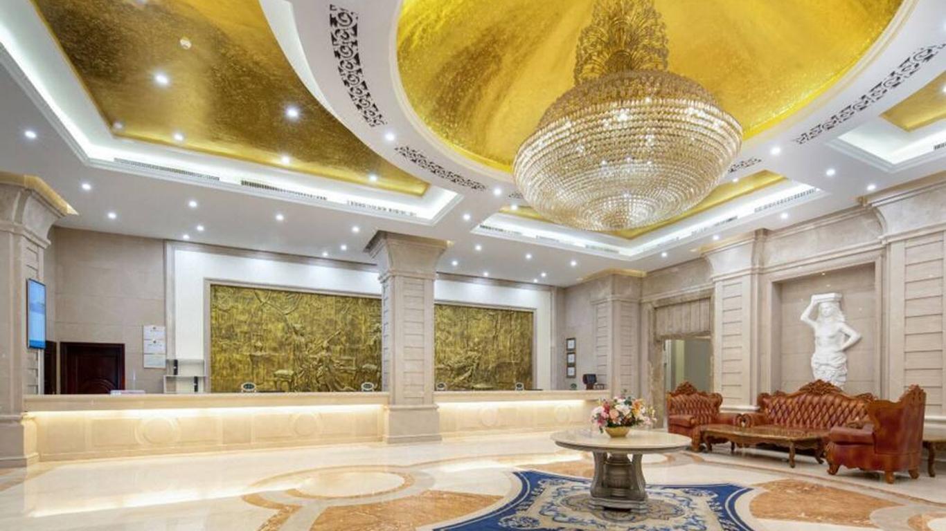 Vienna Hotels(Songgang Wanzhao Plaza Branch)