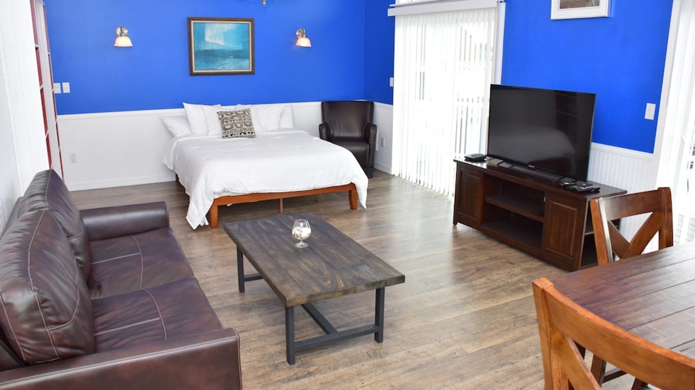 Longliner Lodge and Suites