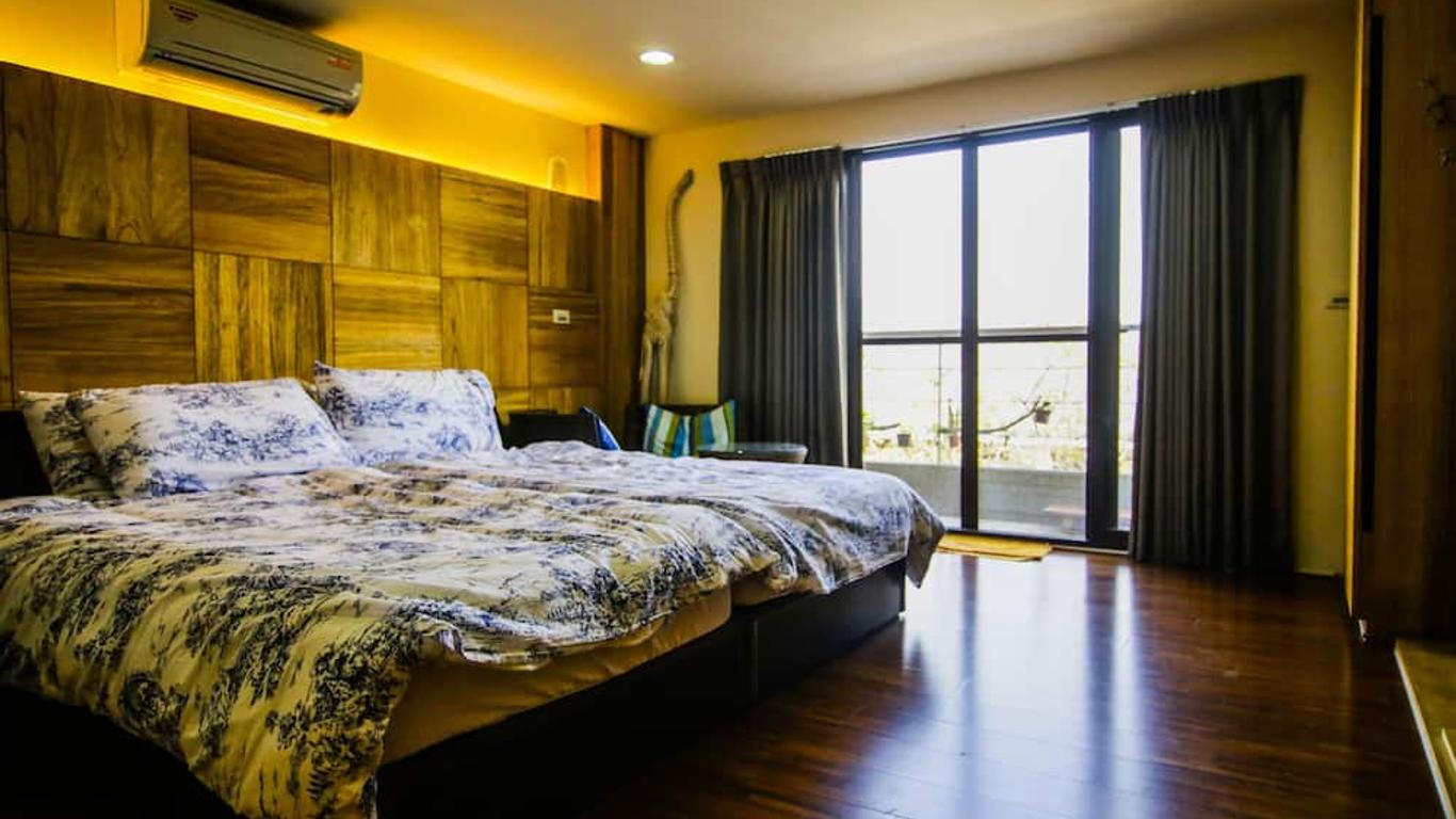 Sanyi Wei Wei Feng B&B