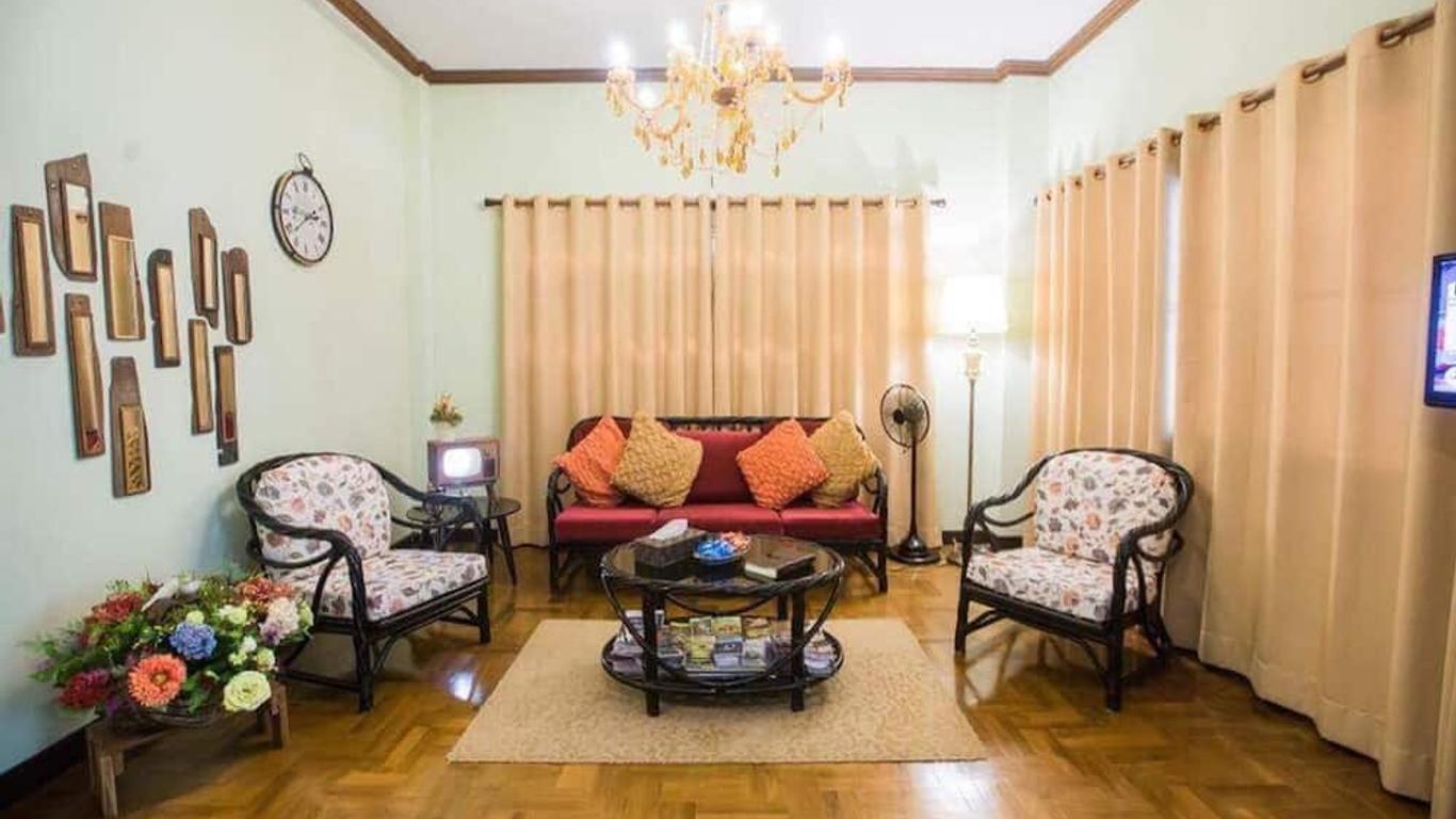 iRoom Boutique House