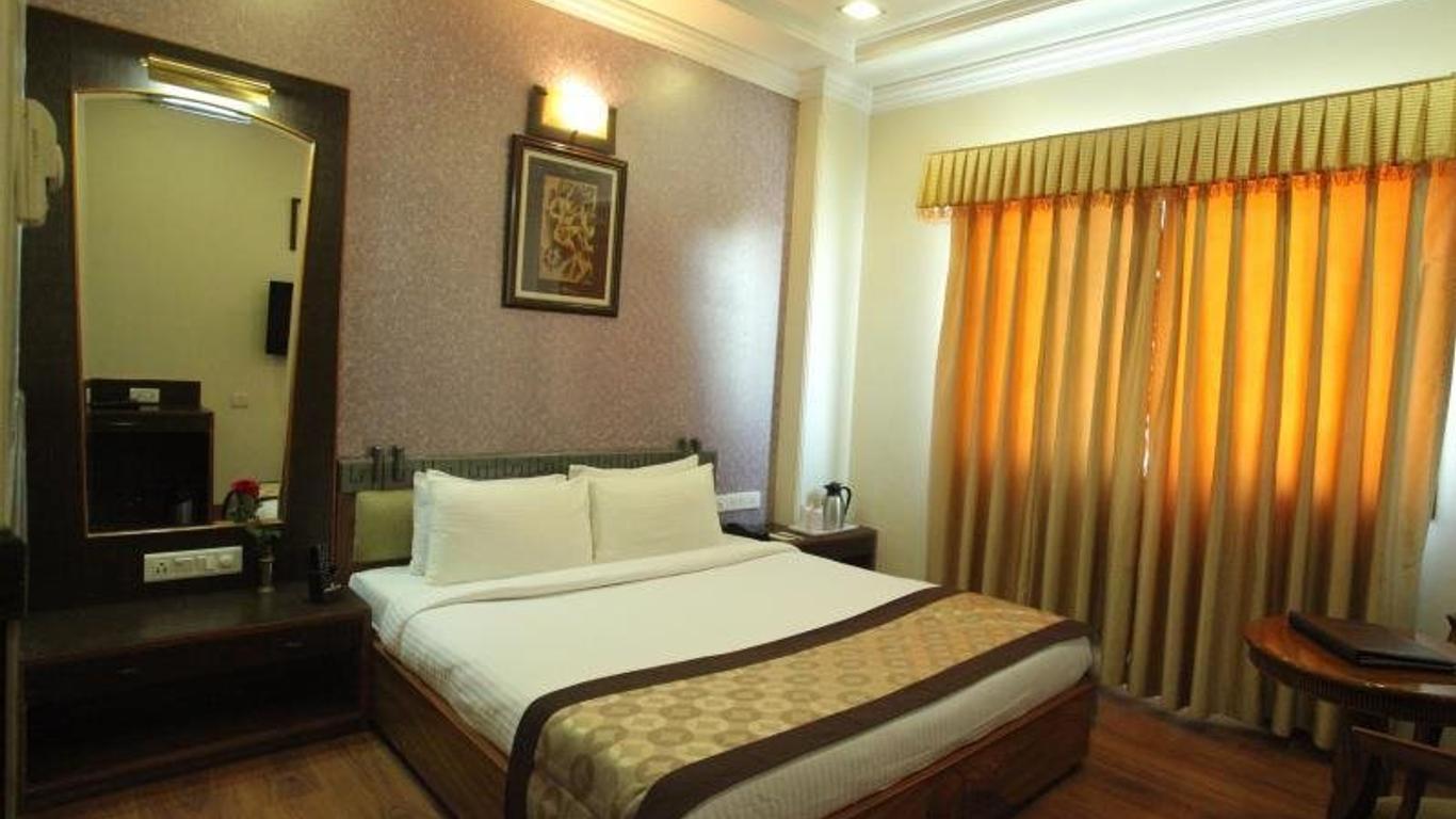 Wingston A Treehouse Hotel, Mathura
