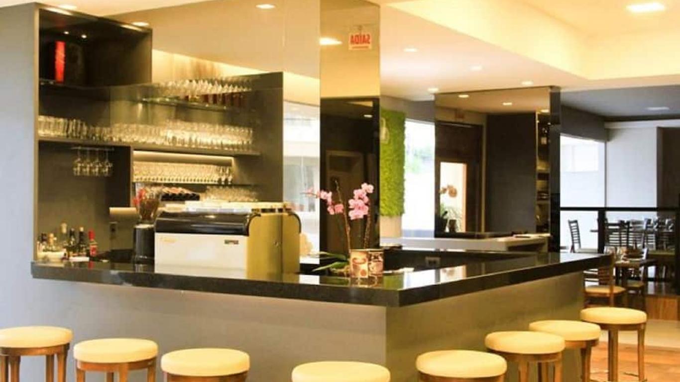 Blue Hill Hotel