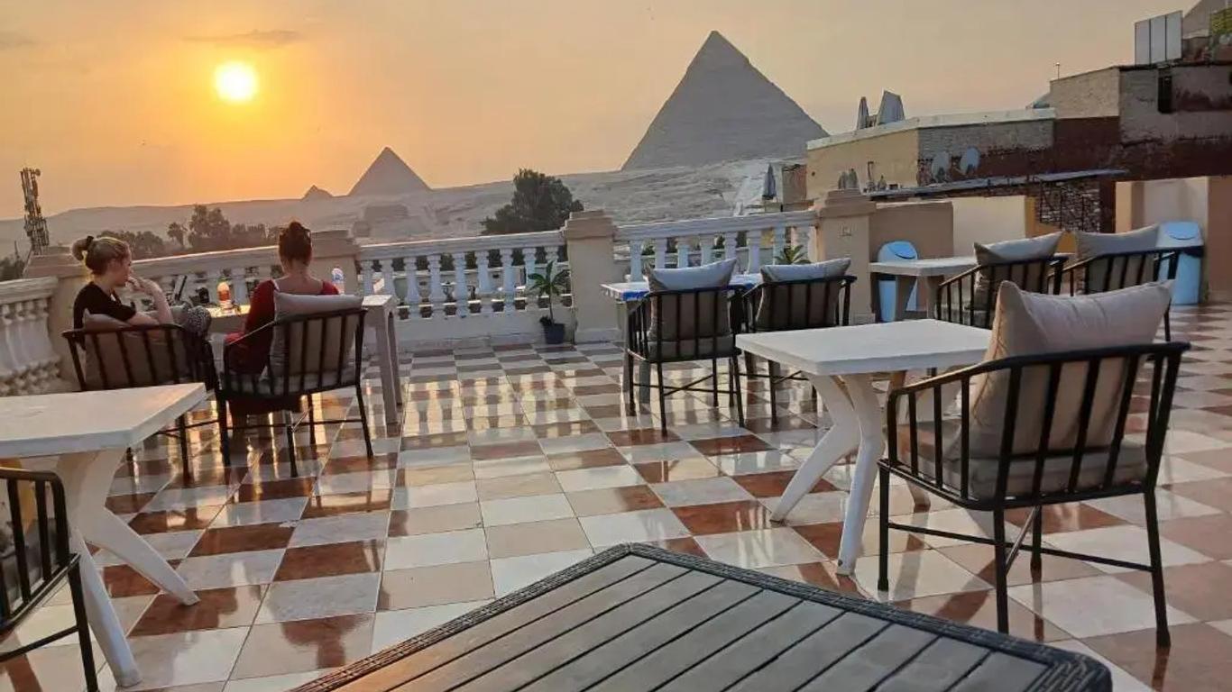 Sunshine Pyramids View Inn