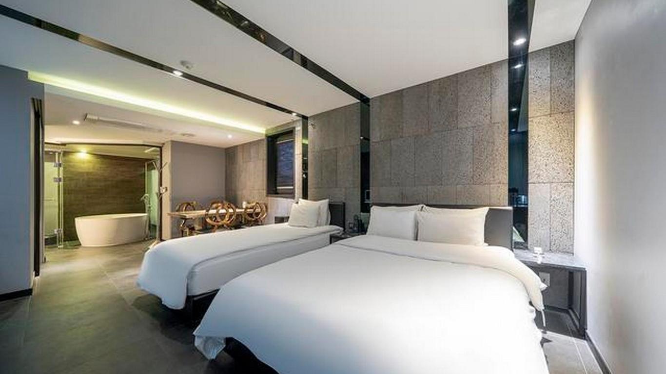 Premier Hotel Xym