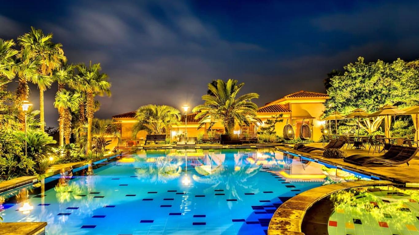 Palm Valley Pool Villa Resort