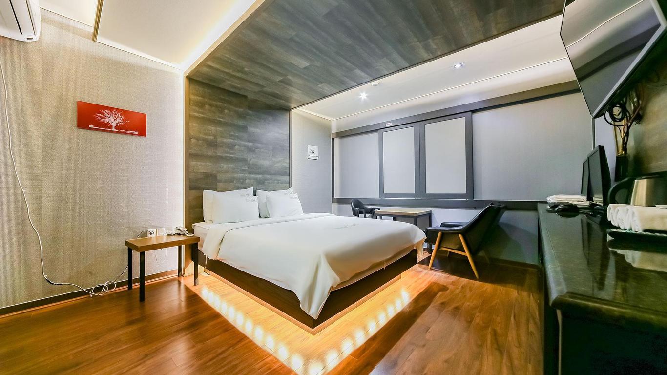 Changwon Masan Hotel Bnb