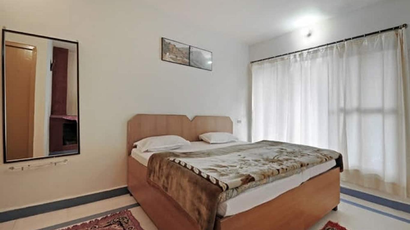 Janardan Resort Pangot