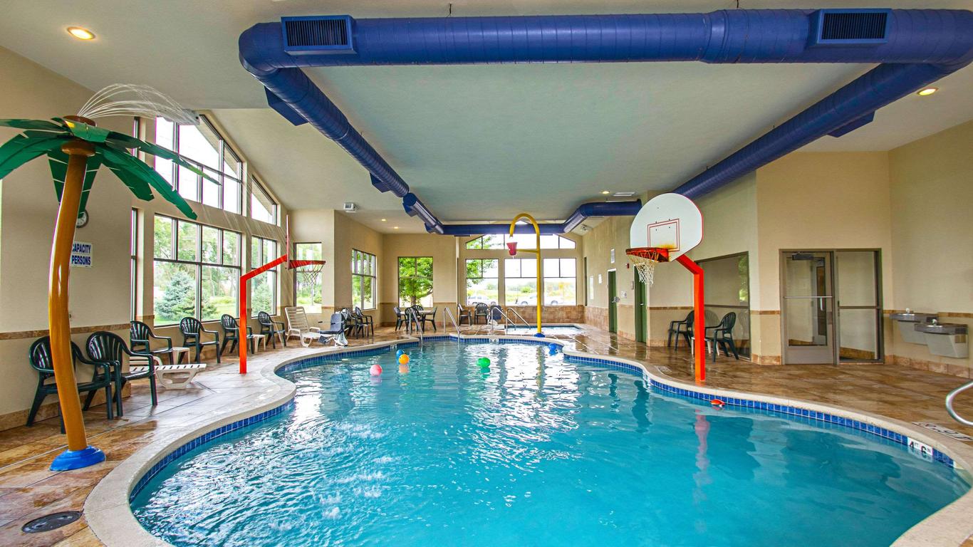 MainStay Suites Madison - Monona