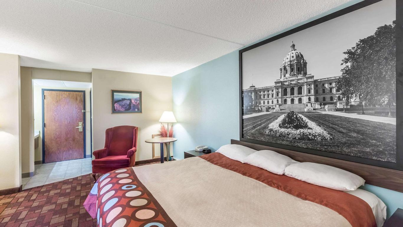 Super 8 by Wyndham Luverne I90