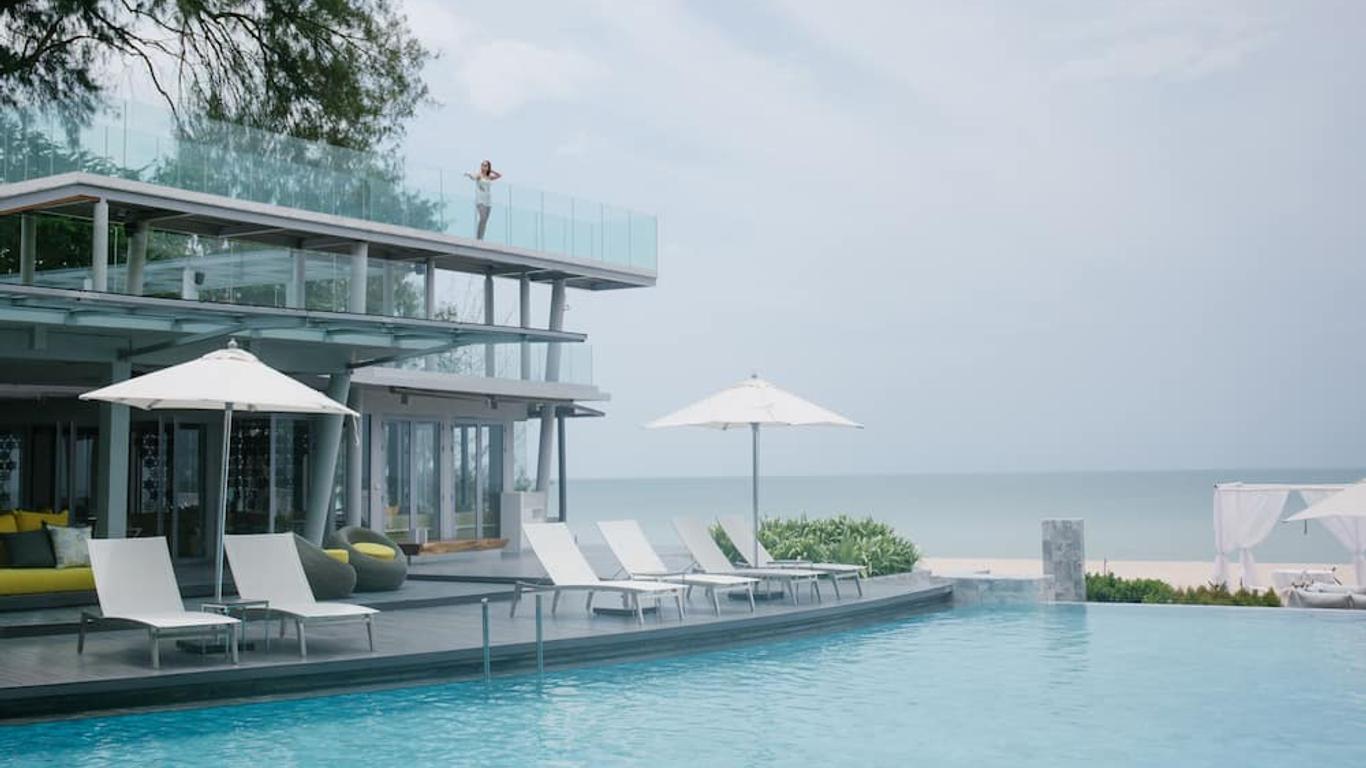 Veranda Pool Suite