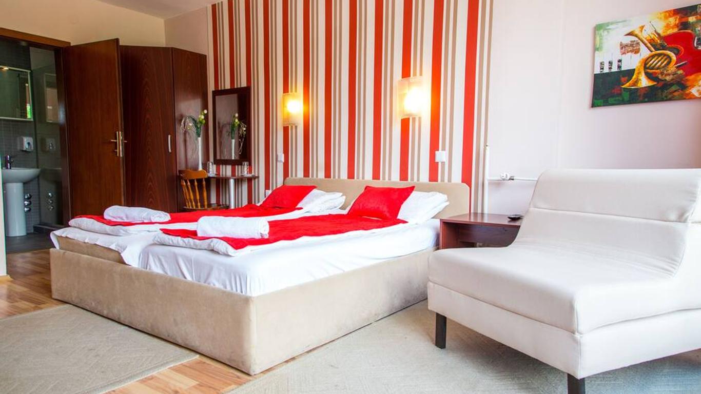 Hotel Pine