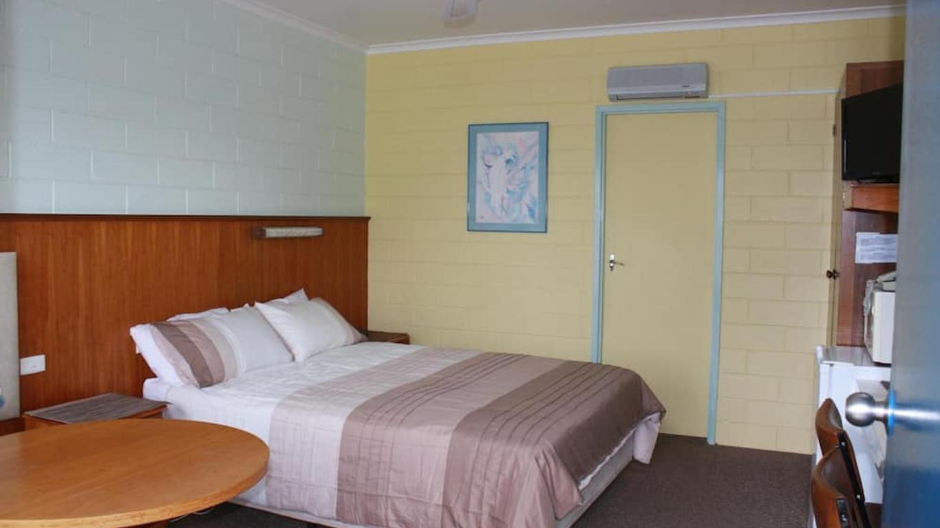 Opal Motel