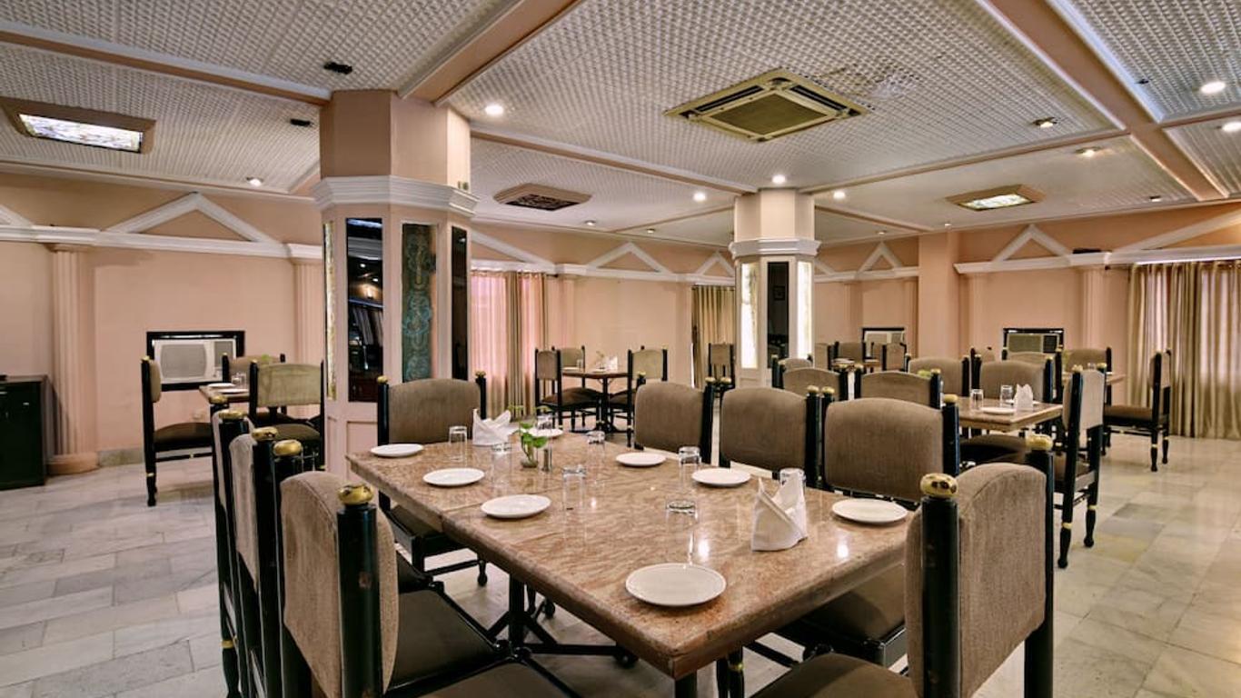 OYO 10706 Hotel Siddhartha