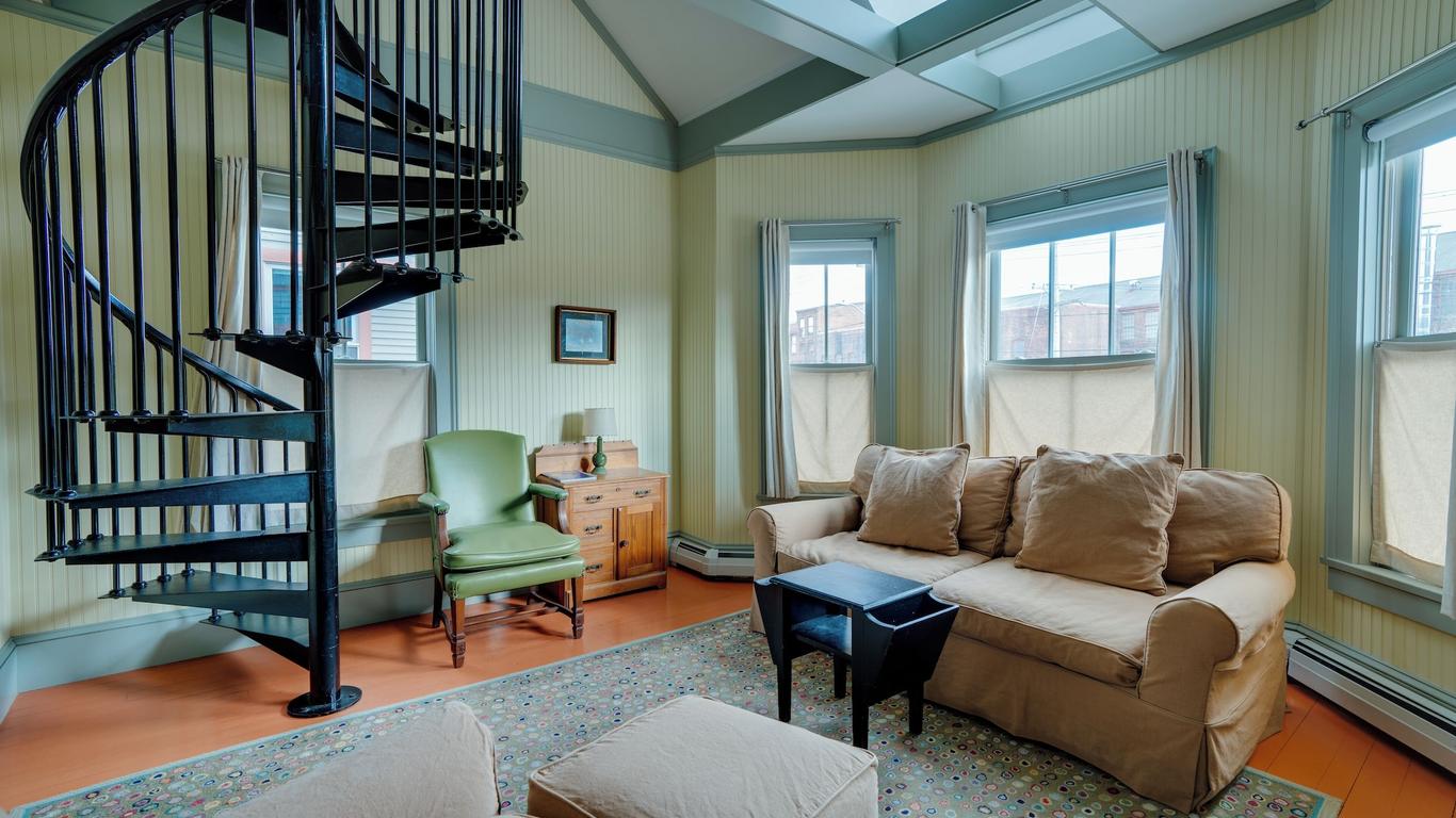 The Porches Inn At Mass Moca