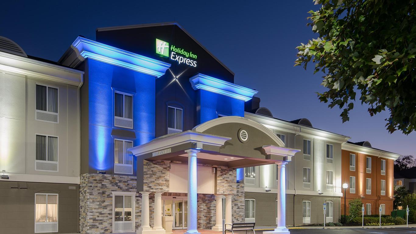 Holiday Inn Express & Suites Philadelphia - Mt. Laurel