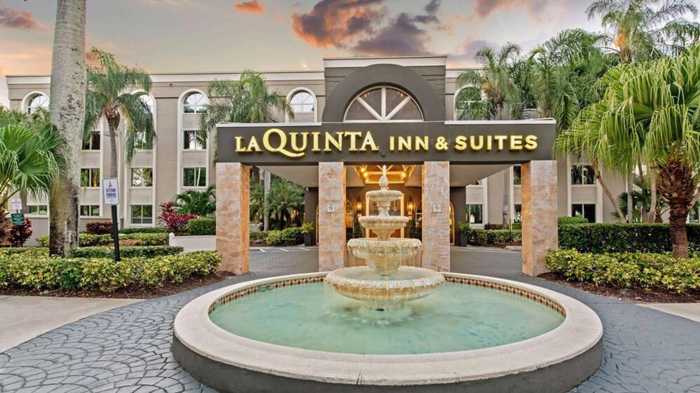 La Quinta Inn & Suites by Wyndham Coral Springs South