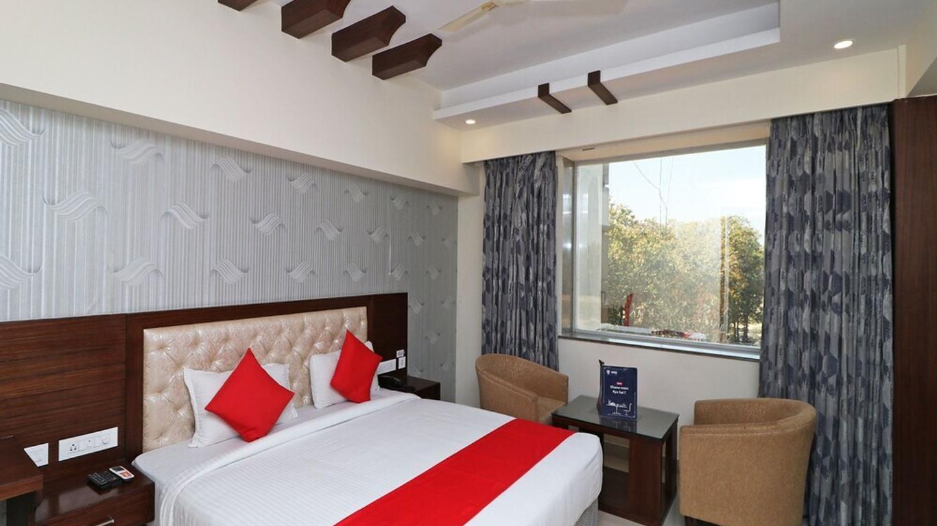 Oyo 12823 Hotel Pearl Avenue