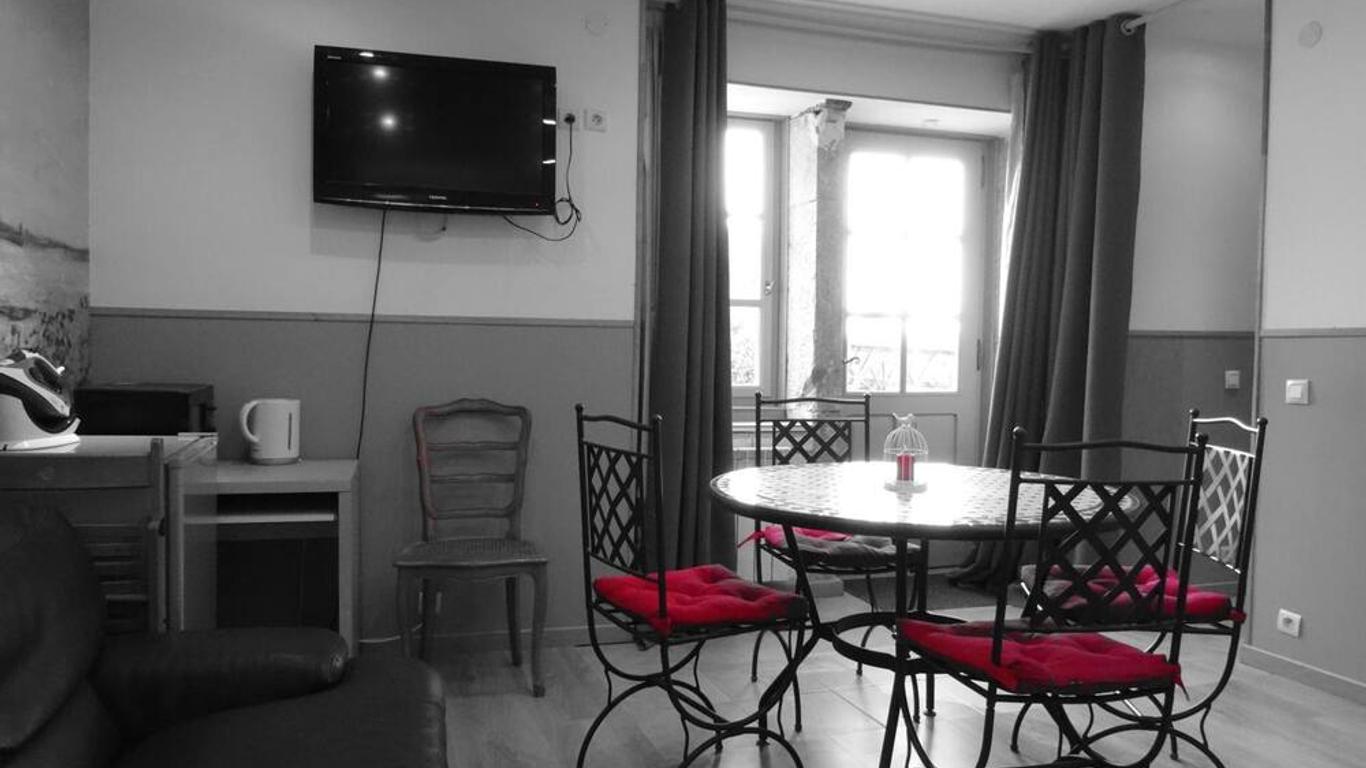 Datcha Bourguignonne, Chambres & Gîte