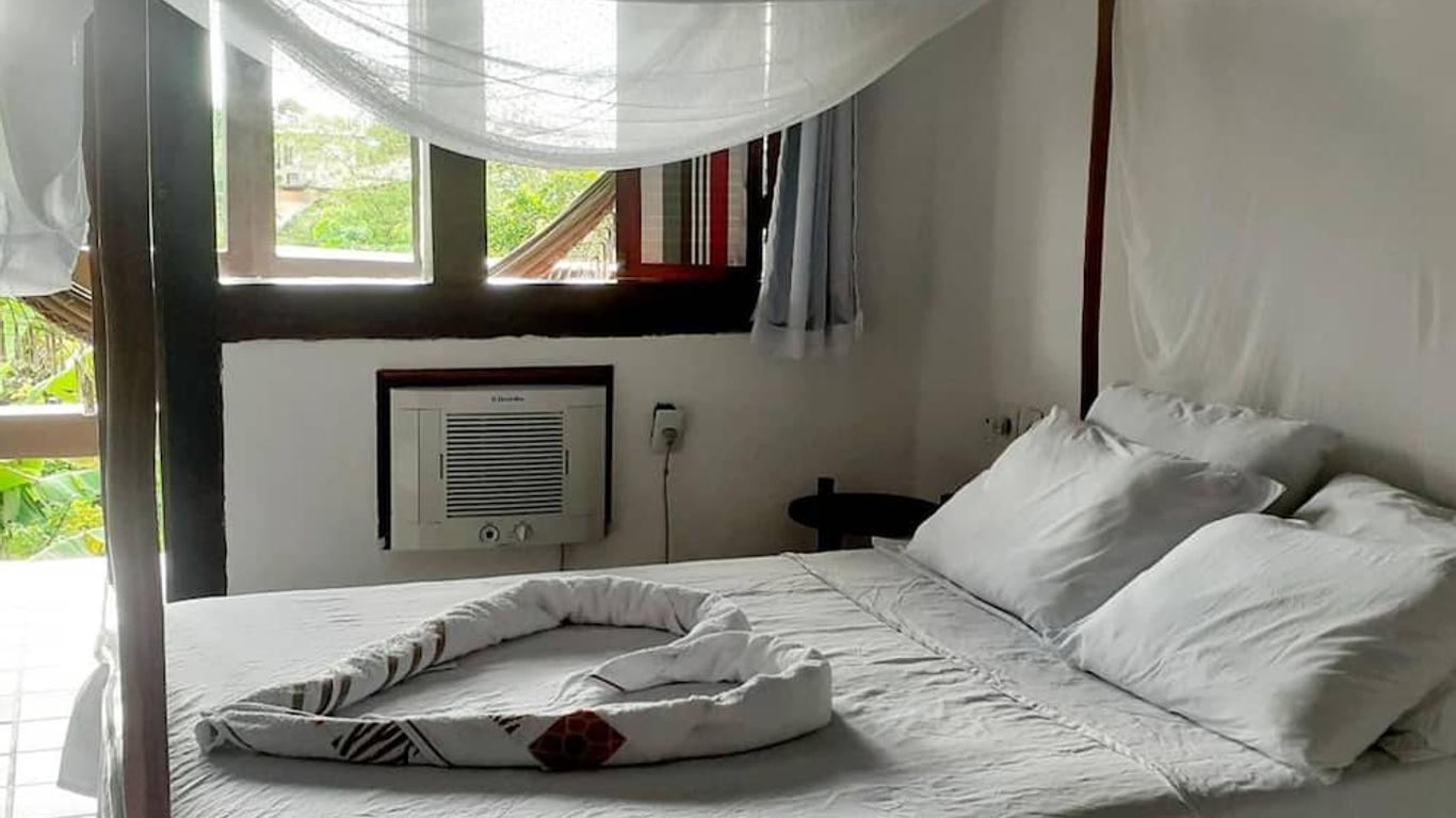 Novos Baianos Hostel e Suites