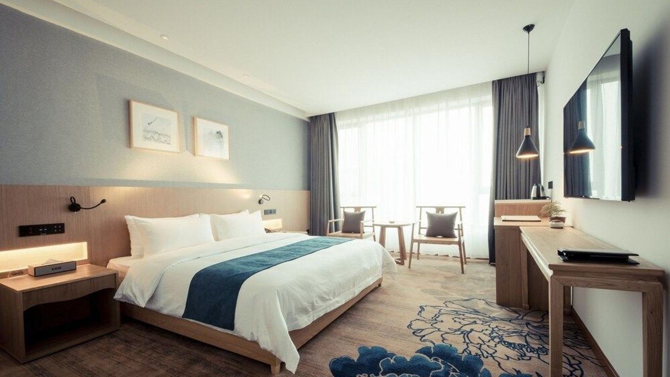 Qianna Qianxun Hotel