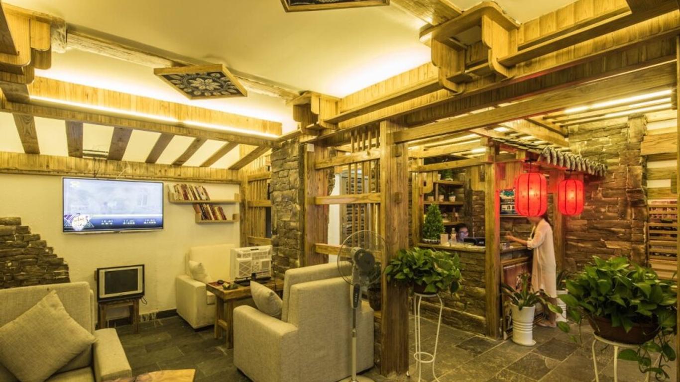 Zhangjiajie Yueranju Hostel