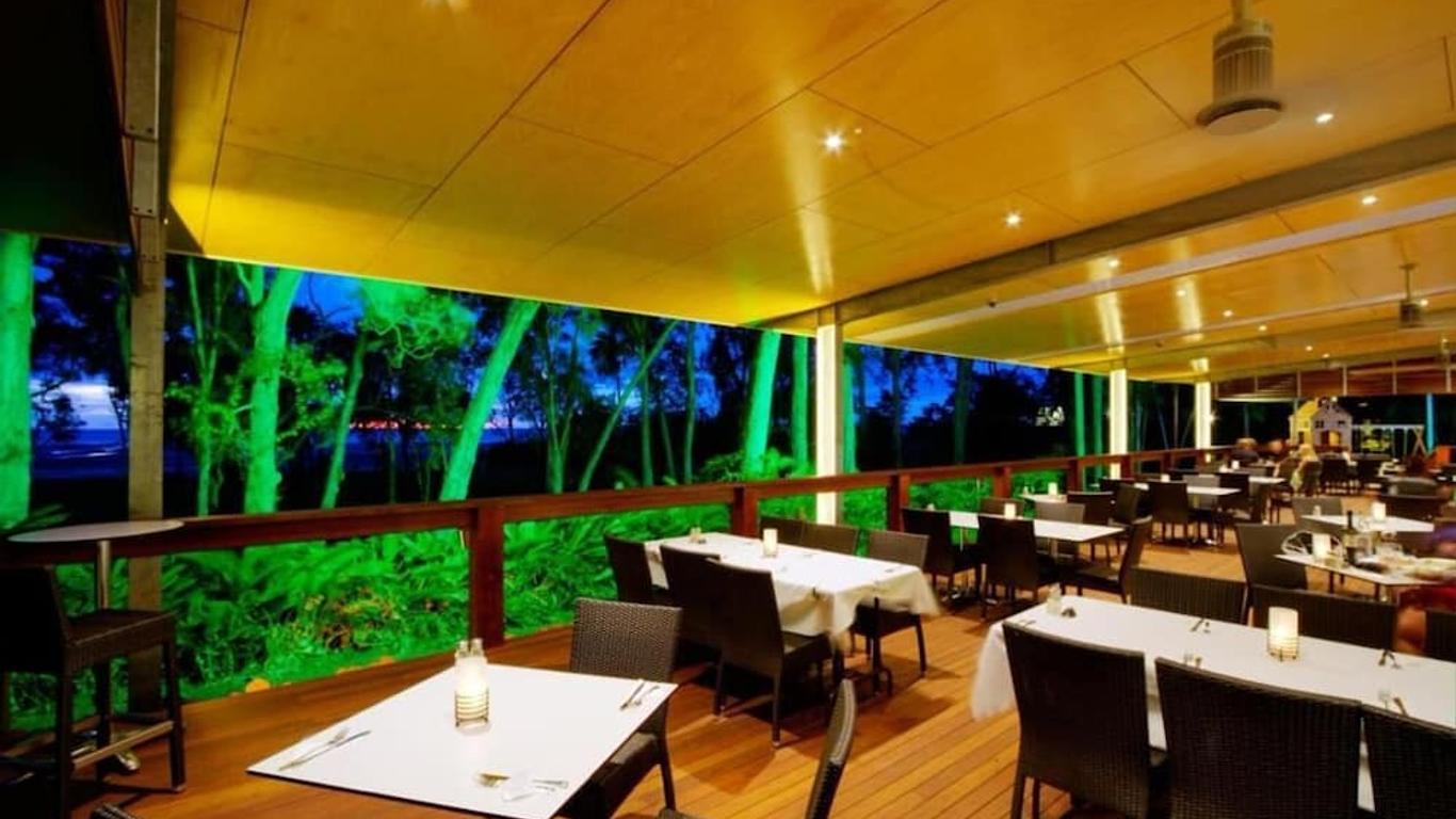 Albatross Bay Resort