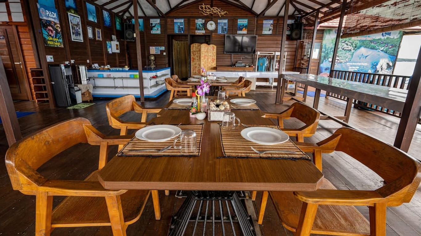 Noah Maratua Resort