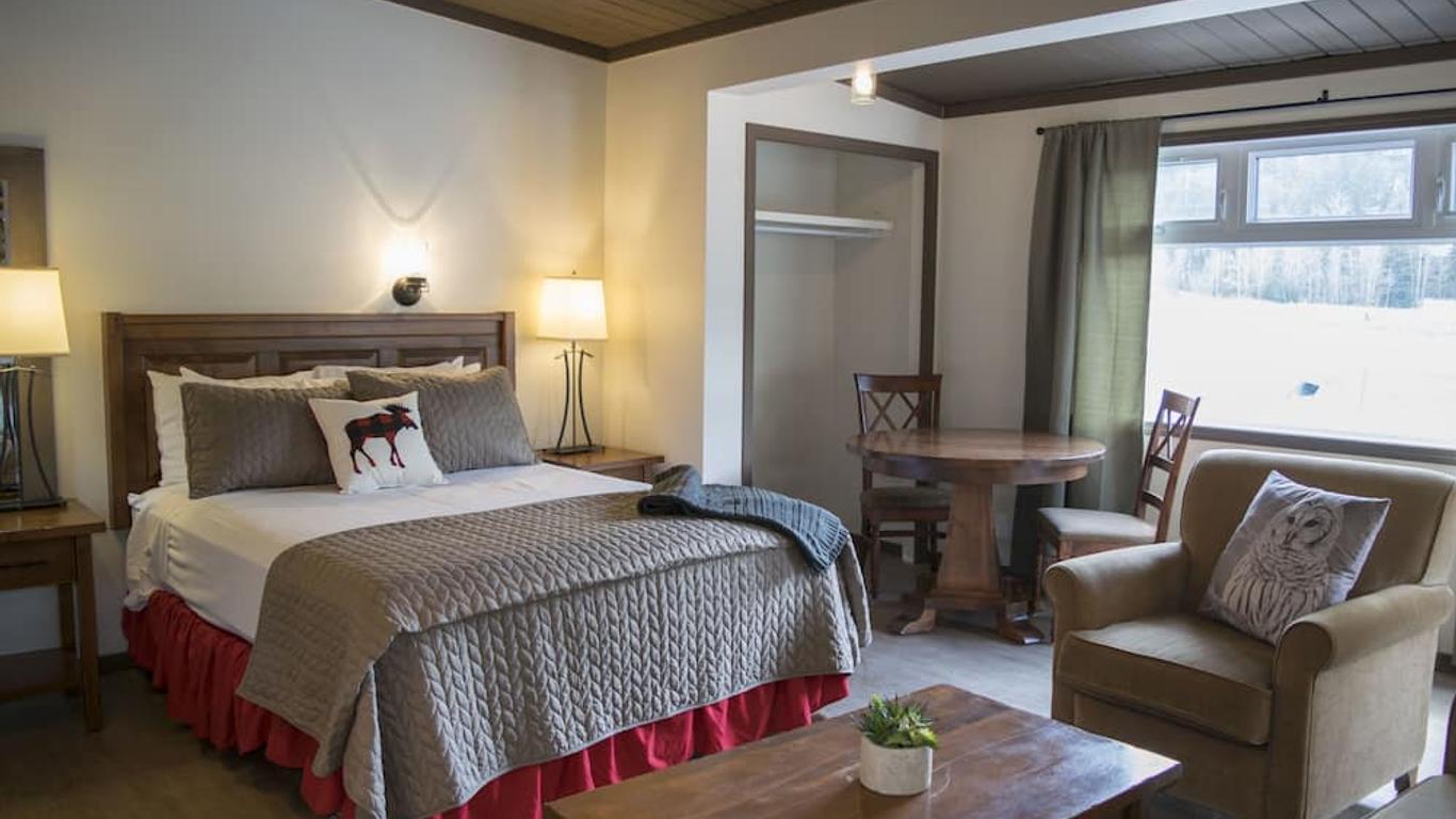 Yamnuska Suites