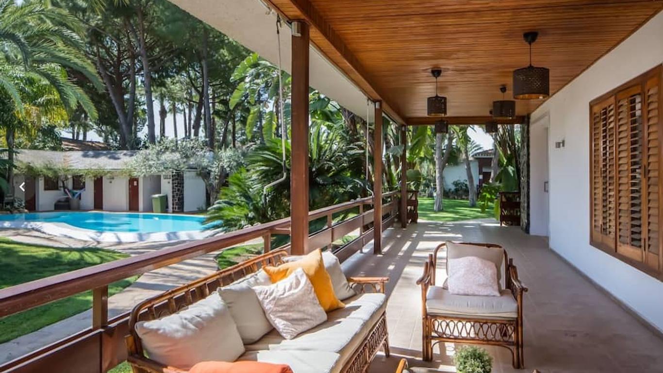 El Oasis Villa Resort