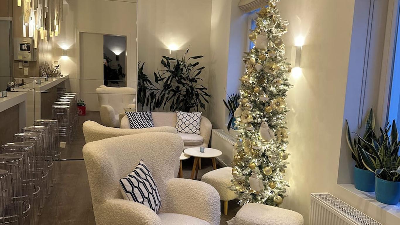 The Hamptons Boutique Hotel