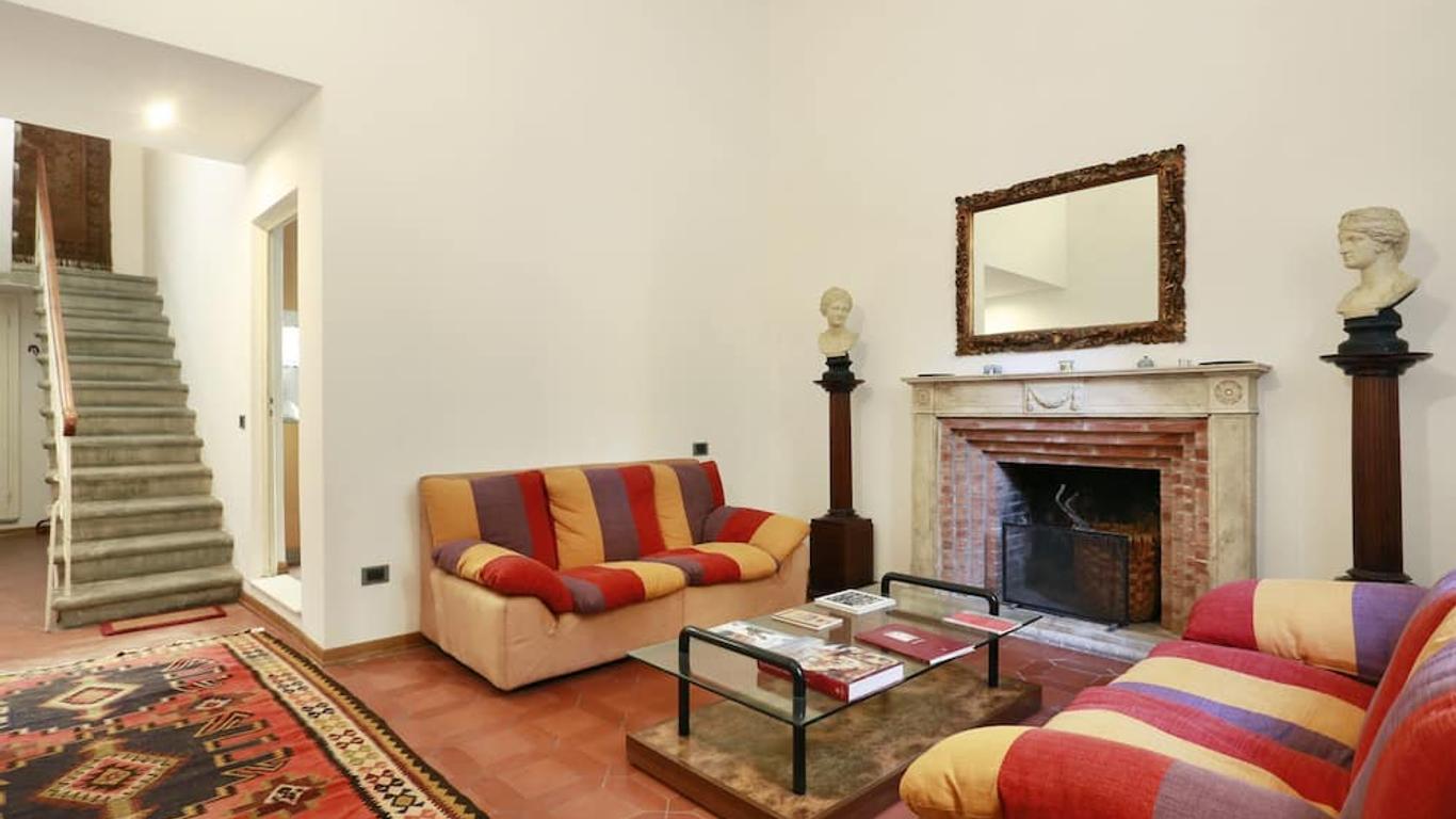 B&b Pergola House