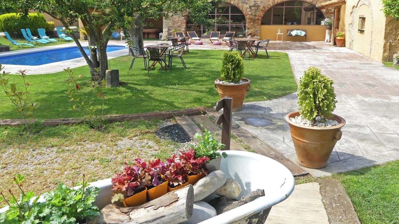 Masia Ca La Caputxeta & Golf