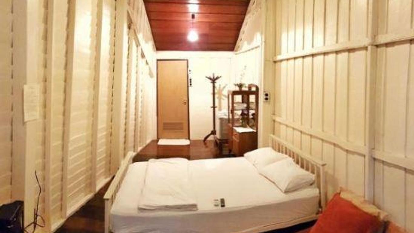 Ploen Amphawa Resort