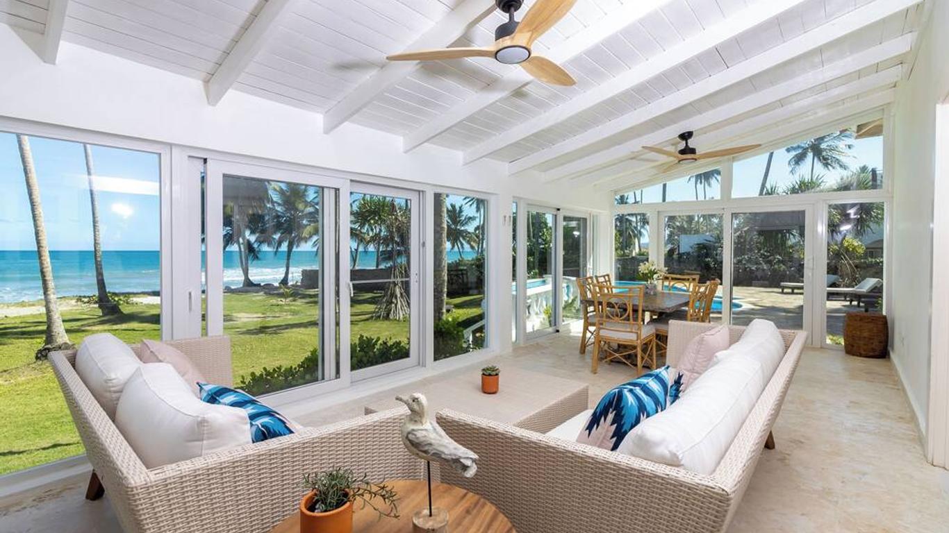 Las Canas Beach Retreat