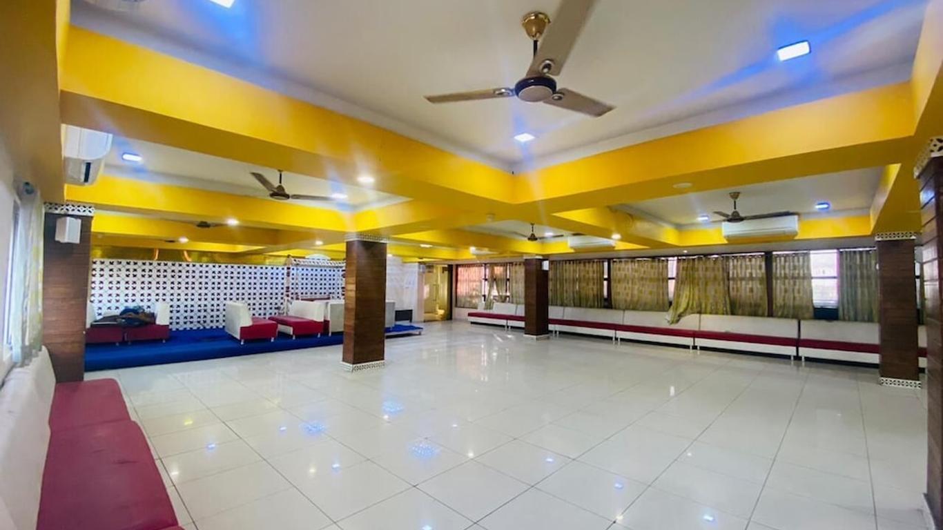 Ganesh Banquet Dining And Hotel