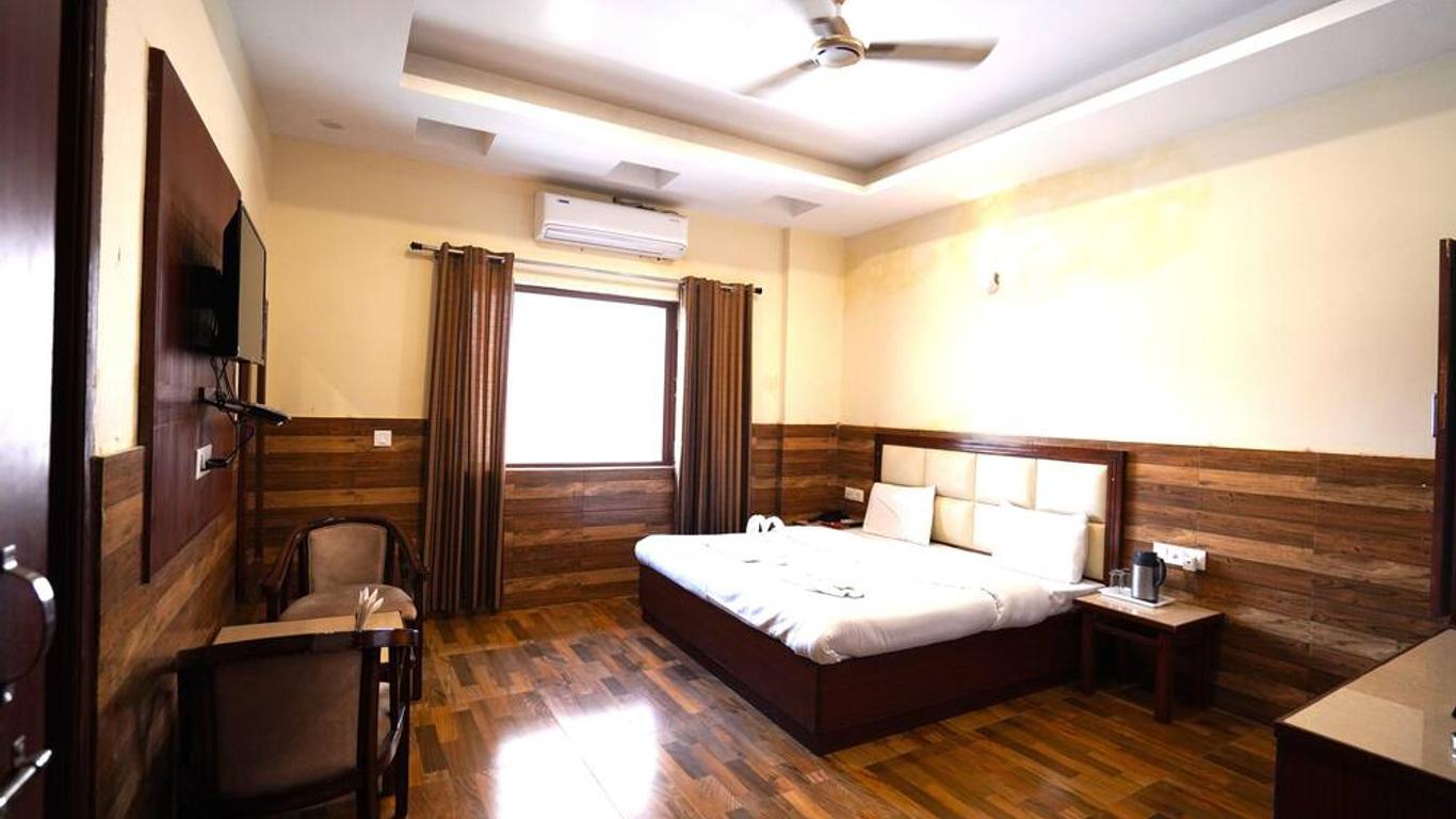 Hotel Vishnu Inn @ Dehradun Railway Station