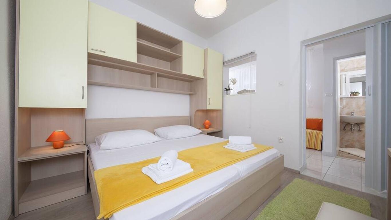 Apartments by the sea Tucepi, Makarska - 11486