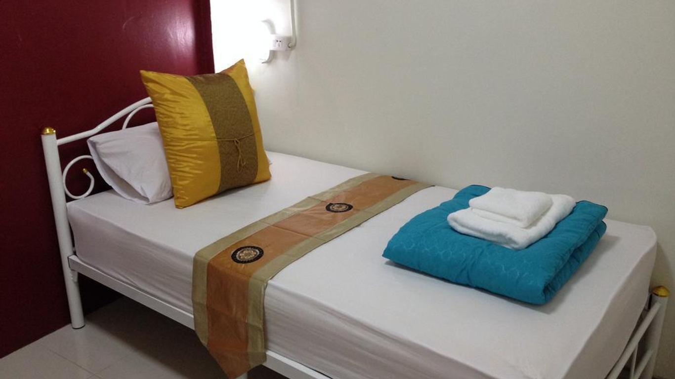 Bangkok Station Hostel