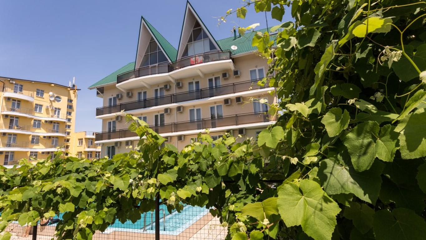 Ev Roshel Hotel