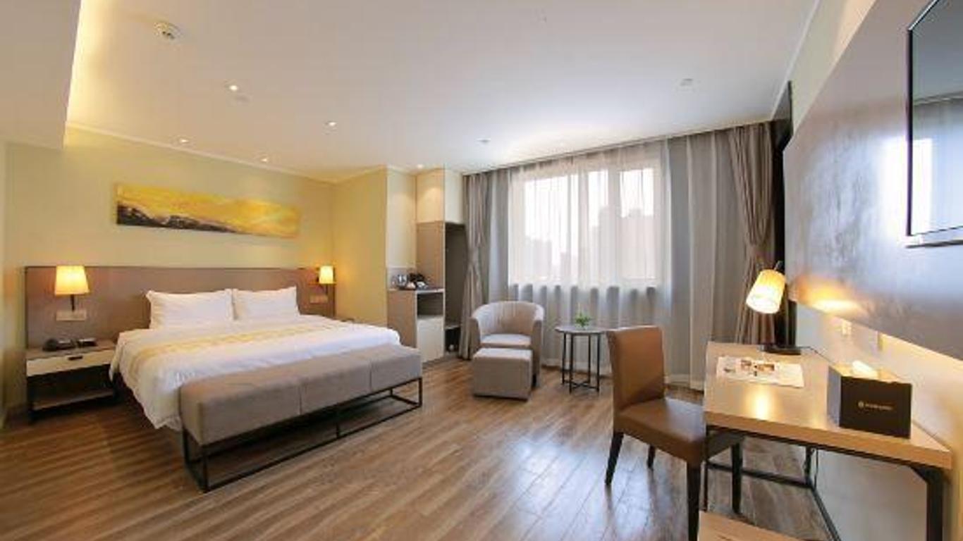 Homeinn Plus Hotel(Tianjin Eye Ancient Culture Street Branch)
