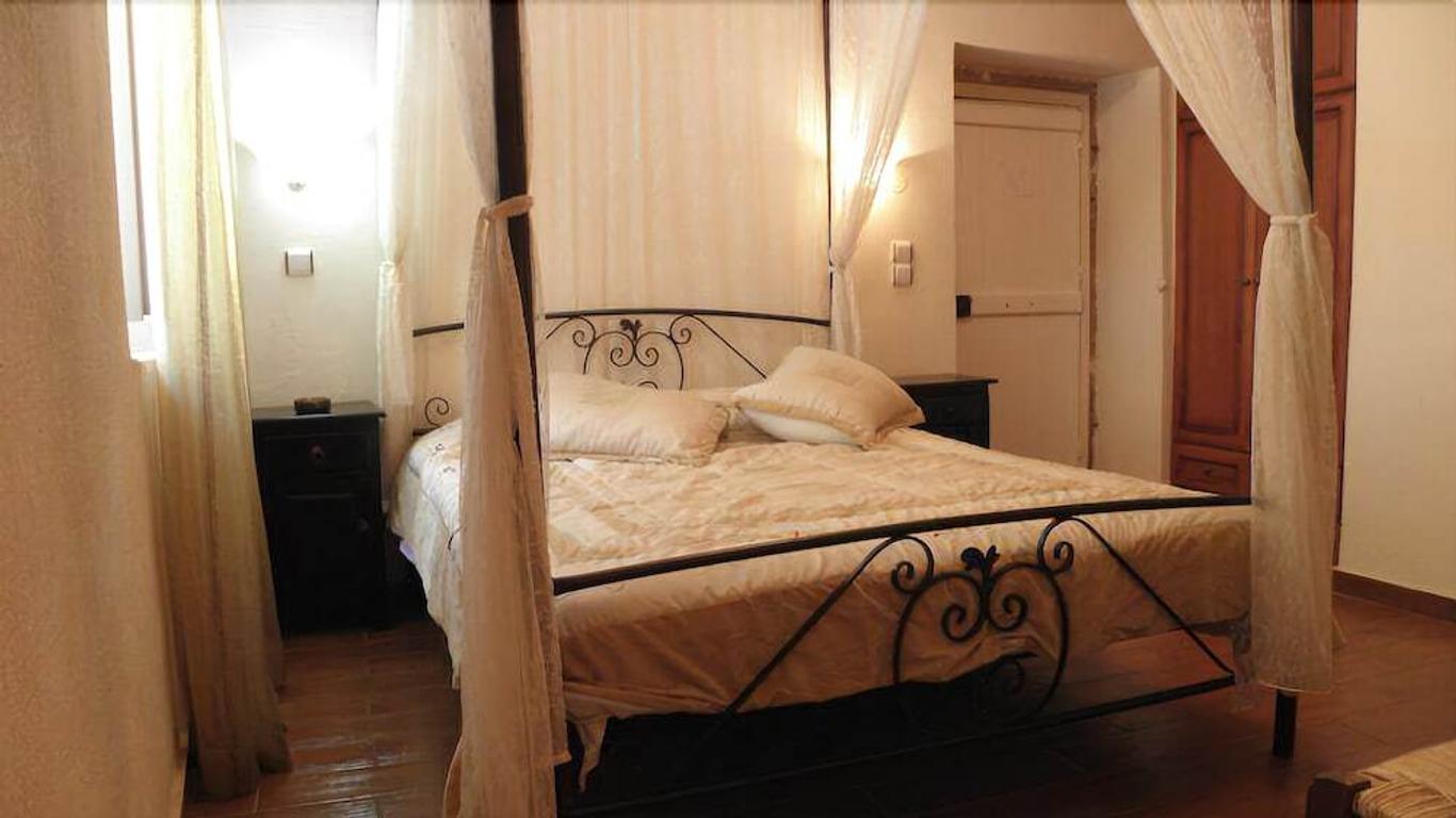 Manganos Hotel
