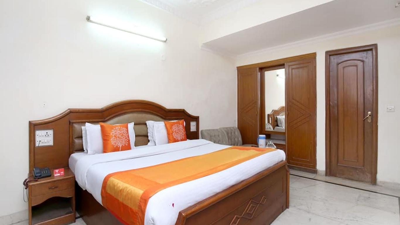 OYO 11371 Hotel M&V
