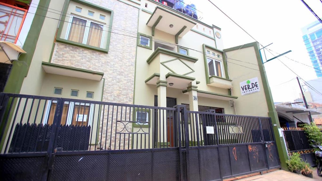 RedDoorz Karet Pedurenan