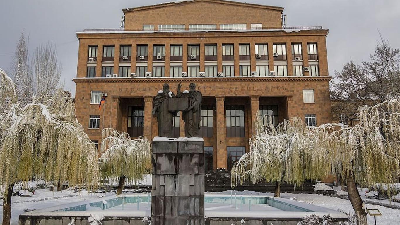 Best Hostel Republic Square