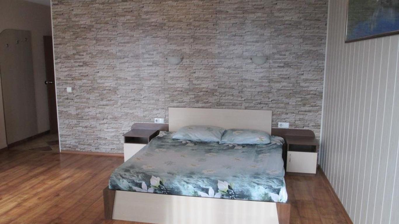 Nadezhda Aparthotel